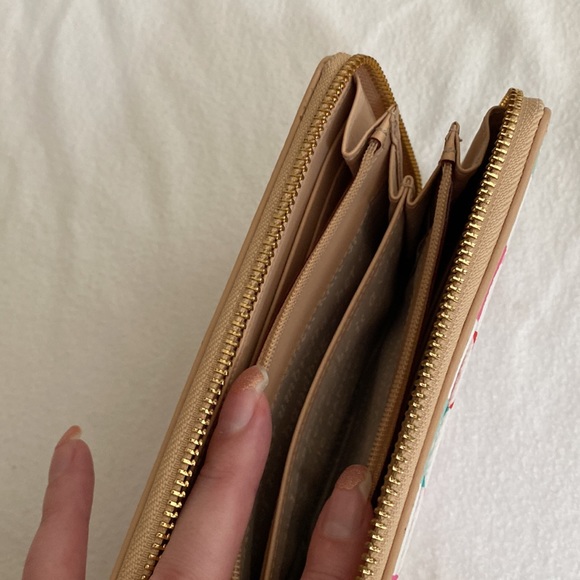 Kate Spade Wallet - Picture 6 of 8